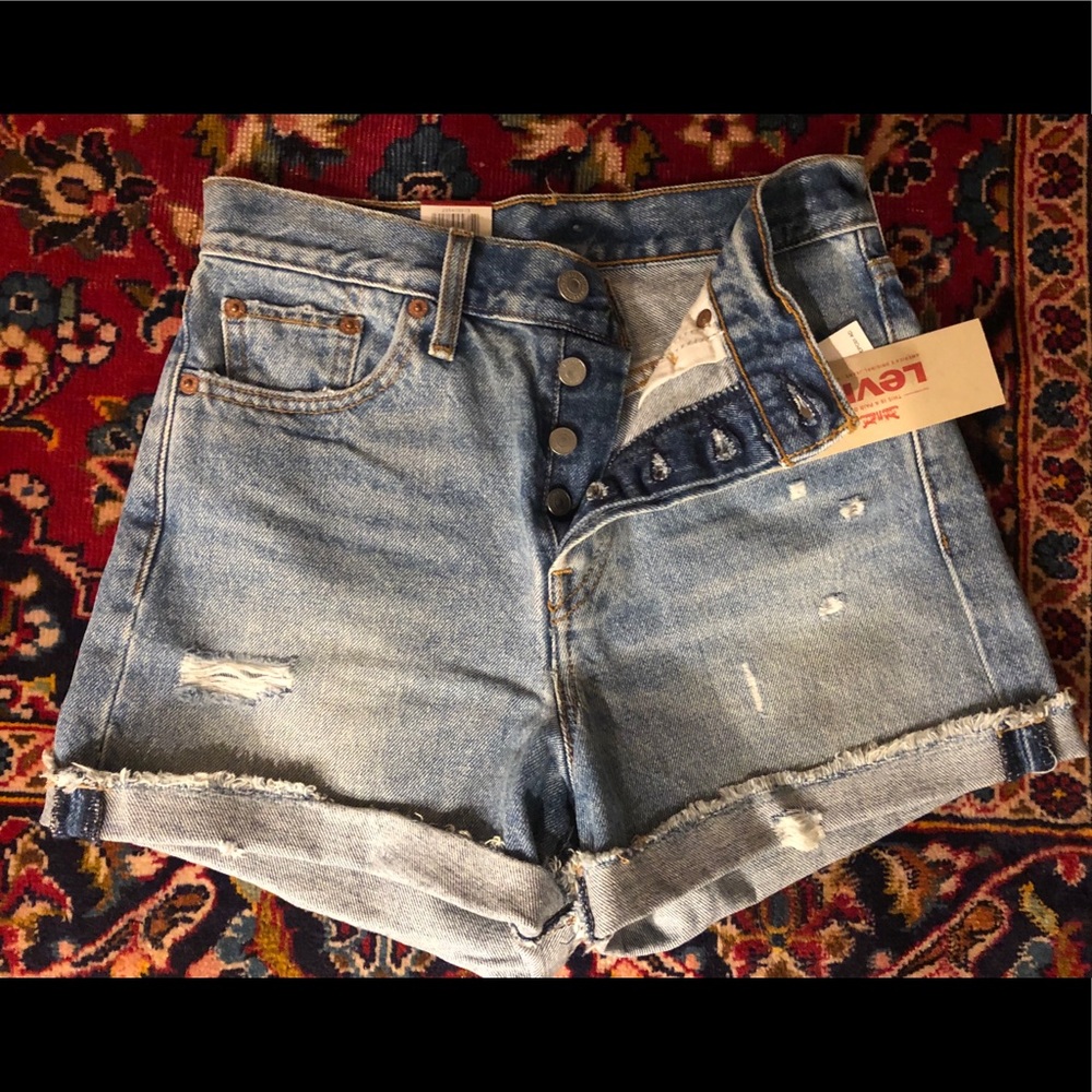 Brand new Levi’s wedge high waisted shorts.